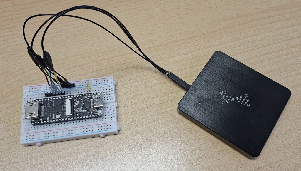 Tang Nano 4K mit angeschlossenem USB-Logikanalysator