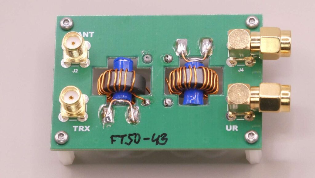 Antennenkoppler V1.7 mit FT 50-43 Ringkernen und jeweils 20 Wdg 0,5mm CuL-Draht